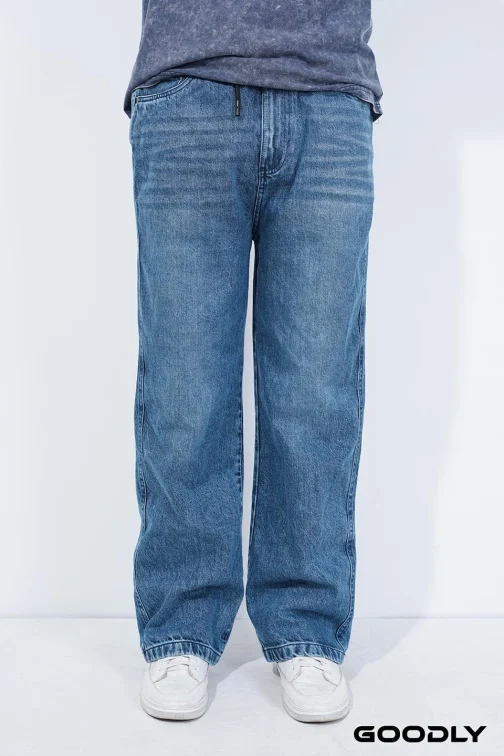 Classic Wide-Leg Relaxed Fit Jeans - Image 2