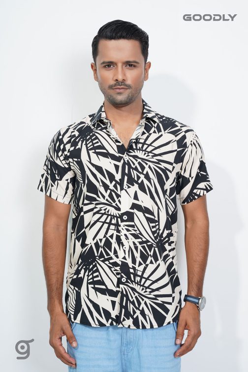 Cool Prints, Casual Comfort: Men's Short-Sleeve Shirts - Image 2