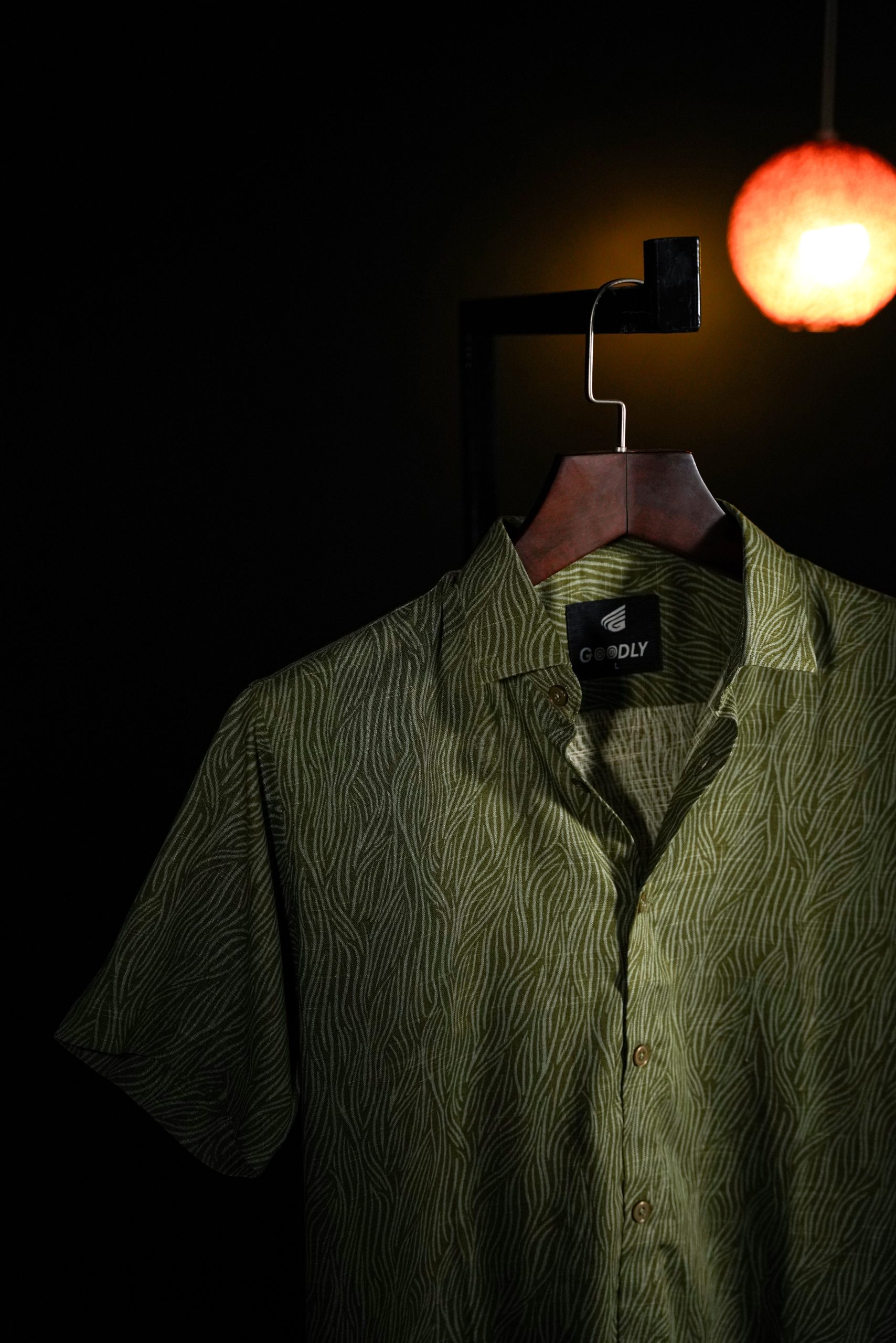 Cool Prints, Casual Comfort: Men's Short-Sleeve Shirts - Image 2