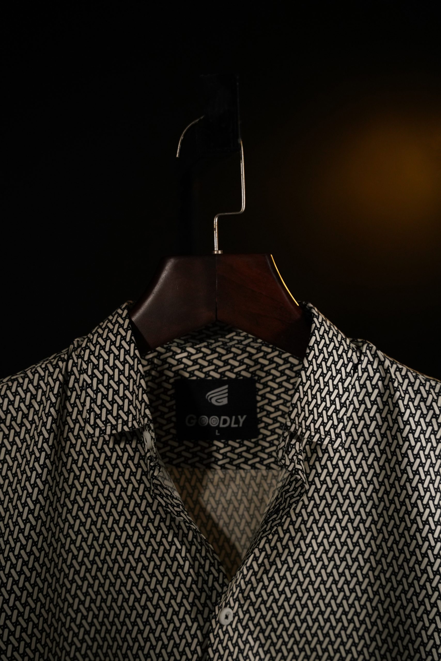 Cool Prints, Casual Comfort: Men's Short-Sleeve Shirts - Image 5