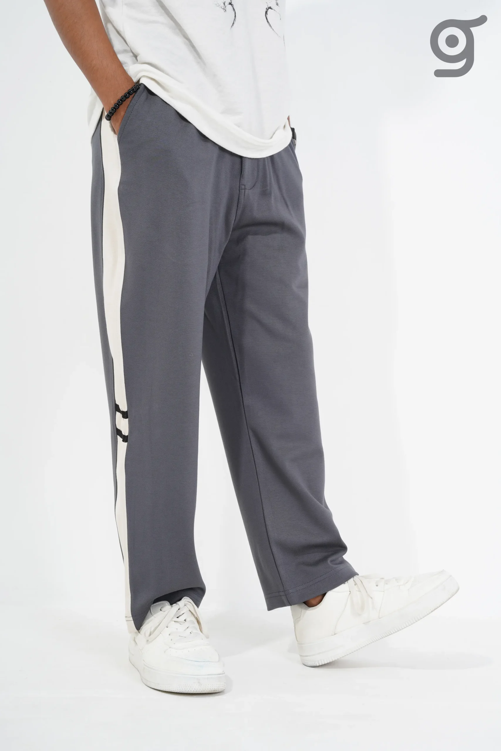 Oversized Contrast Panel Baggy Pants - Image 3